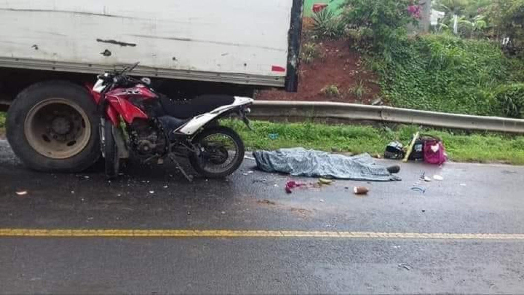 Jóvenes pierden la vida en accidente de tránsito en Río San Juan Stereo Romance