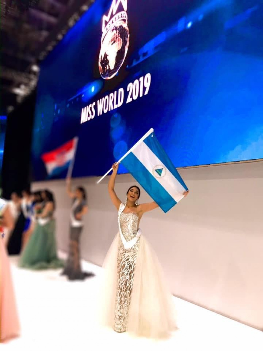 Caracena Maria Teresa Cortez Lucio Impecable En Miss Mundo 2019